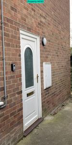 2 bedroom ground floor flat to rent - Photo 4