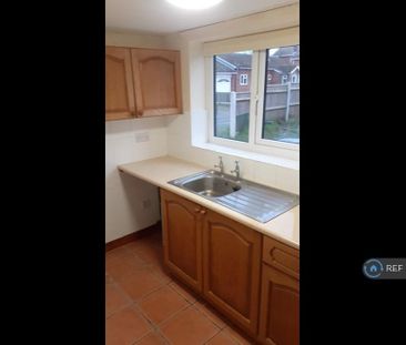 2 bedroom detached house to rent - Photo 3