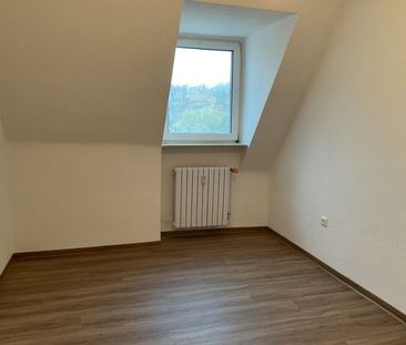 Gemütliche 2-Zimmer-Dachgeschosswohnung! - Photo 1
