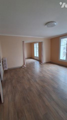 APPARTEMENT T3 - LAVAL - Photo 3