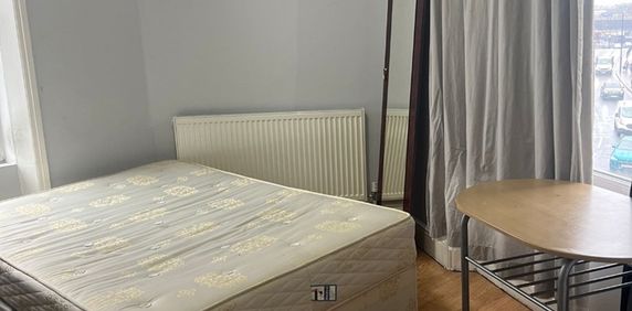 Room in a Shared House, Great Western Road, W9 - Photo 2