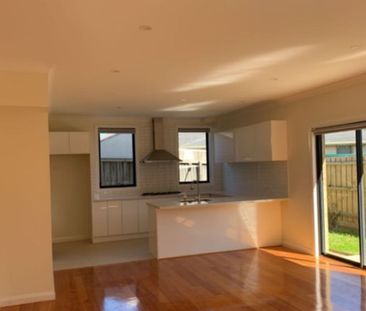 TOWNHOUSE IN GREAT LOCATION - Photo 3