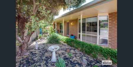 Welcome to 3 Kingsbury Court, Wodonga – a charming and well-maintained home. - Photo 4