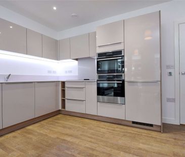 Set within the Enderby Wharf, Riverside development, is this amazing 1 bedroom, 1 bathroom furnished apartment. - Photo 6