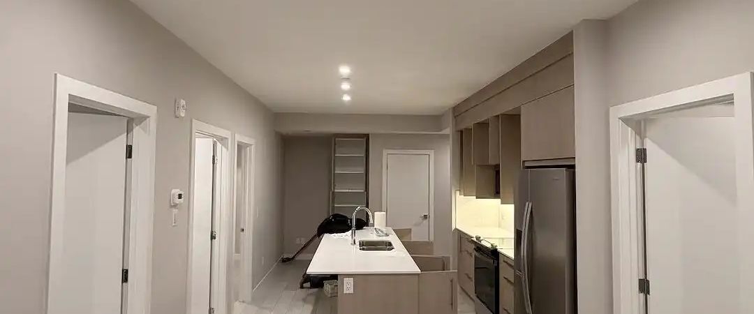 Space, Style & Comfort — 3 Beds + 2 Baths — 3 Bedrooms Condo Unit - Photo 1