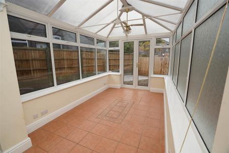 3 bedroom semi-detached house to rent - Photo 5