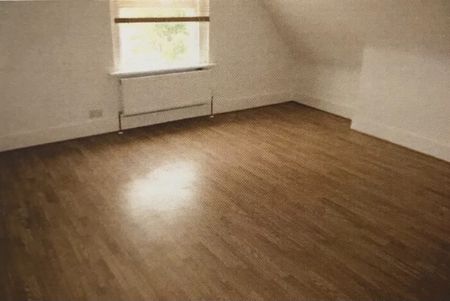 1 Bed Flat, Streatham High Road, SW16 - Photo 2