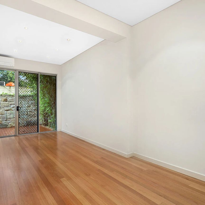 RENOVATED TERRACE IN CENTRAL PYRMONT - Photo 1