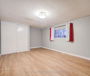 98 Rakewood Crescent #Upper - Photo 1
