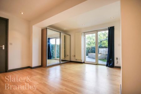 4 bedroom townhouse to rent - Photo 2