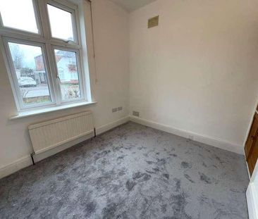 St. Ursula Grove, Pinner, HA5 - Photo 4