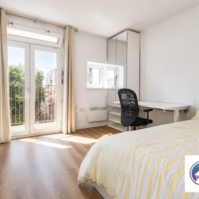3 Bedroom Flat To Rent - Photo 1