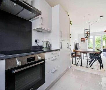 Victoria Mews, Gu, Chilworth, GU4 - Photo 4