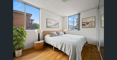 Sundrenched With Extra Large Proportions - Photo 3