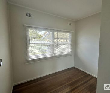 Light and airy 3 bedda, Walk to Hospital. - Photo 4