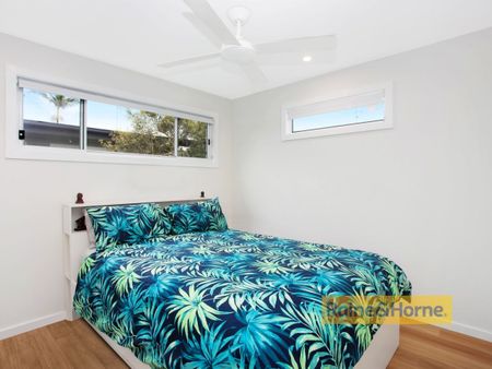 MODERN LIVING - Photo 2