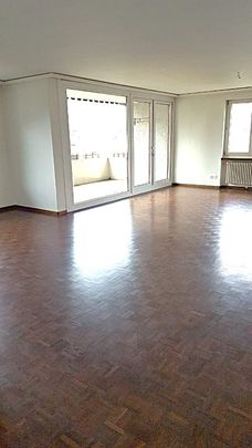 Attraktive, grosszügige 5.5-Zimmer-Familienwohnung im Herzen von Bassersdorf - Photo 1