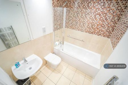1 bedroom flat to rent - Photo 5