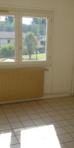Location Appartement 4 pièces 75m² MACON 71000 - Photo 3