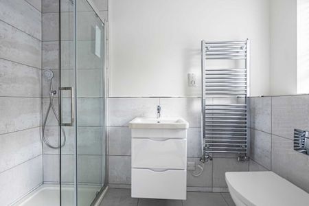 1 bed Flat for rent - Photo 3