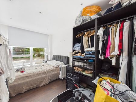 Malthouse Road, London,SW11 - Photo 2
