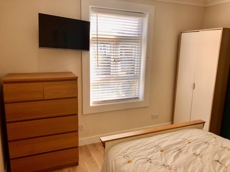 4 Bed End Terrace, Sherwood Road, HA2 - Photo 5