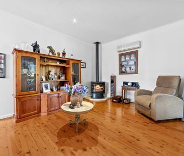 Beautiiful family Home - Photo 6