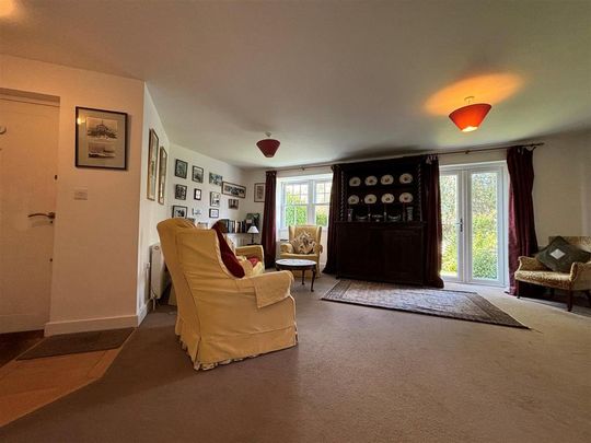 3 bedroom semi-detached house to rent - Photo 1