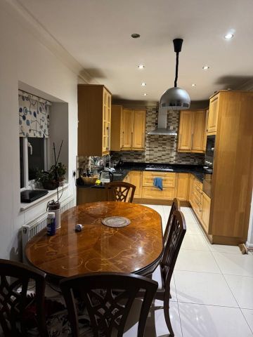 Room in a Shared House, Westcroft Way, NW2 - Photo 2