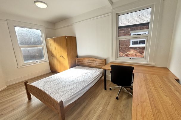 Regent Street - Photo 1