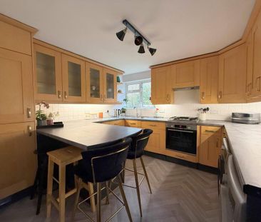 4 bedroom terraced house to rent - Photo 5