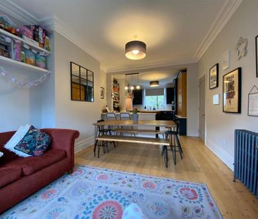 4 bedroom semi-detached house to rent - Photo 3