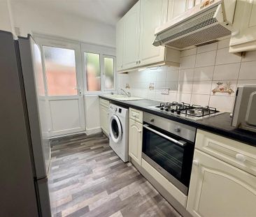 2 bedroom maisonette to rent - Photo 2