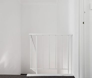 Three-bedroom townhouse in peaceful garden complex - Photo 6