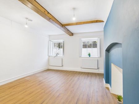 2 bedroom ground floor flat to rent - Photo 2