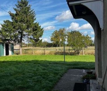Spacious, Semi-detached cottage with large garden in a rural setting. - Photo 6