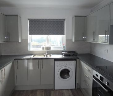 2 bedroom semi-detached house to rent - Photo 2