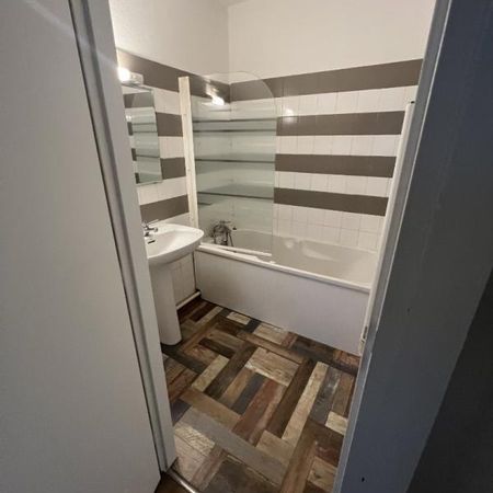 Location Appartement 2 pièces 42m² ANDERNOS LES BAINS 33510 - Photo 3
