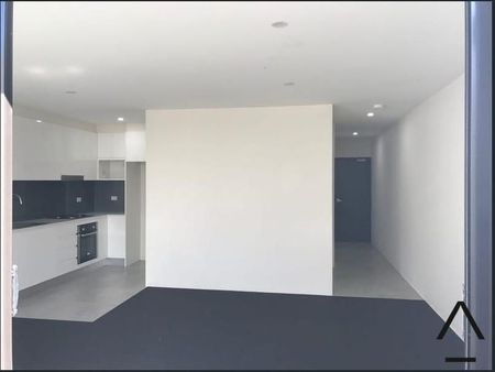 Stylish & Central 1-Bed Unit in Marrickville - Photo 4