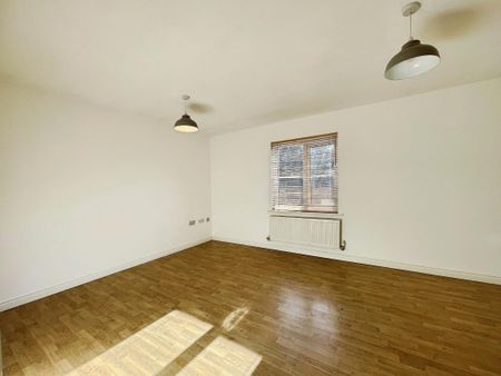 Sachfield Drive, Chafford Hundred, Grays, RM16 - Photo 3