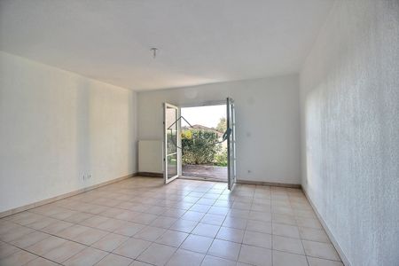 Appartement 2 pièces 45m² en rez de jardin, - Photo 3