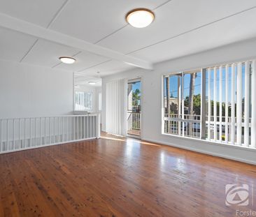 Family Living in Quiet Tuncurry Locale - Photo 1