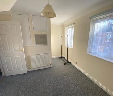 3 bedroom terraced house to rent - Photo 6