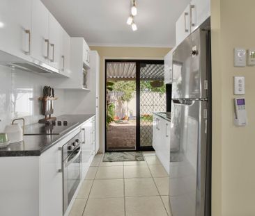 Coastal Living Just Moments to the Beach! - Photo 5