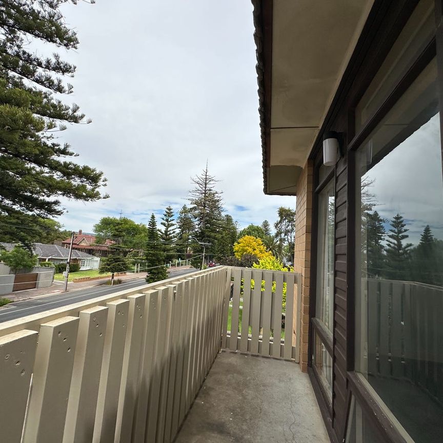 Beachside Living – 2 Bedroom Rental in Prime Glenelg Location - Photo 1