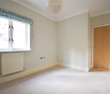 Well presented 2 bedroom second floor apartment for rent in Cambrid... - Photo 6