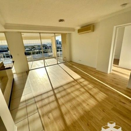 Modern 2 Bed, 2 Bath, 2 Car + Storage | Fully Furnished - Photo 1