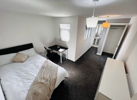 🏠Refurbished double En Suite rooms available NOW🏠 - Photo 2