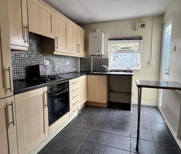 3 bedroom end of terrace house to rent - Photo 6