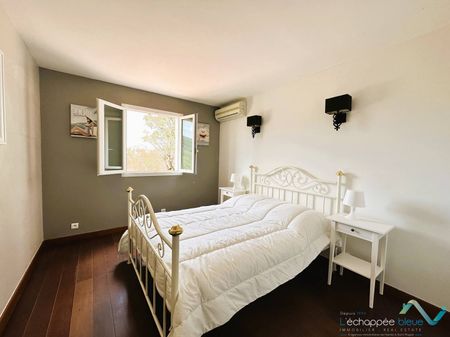 Villa privée et climatisée pour 10 personnes avec piscine et superbe vue mer et collines à La Londe-les-Maures - Photo 4